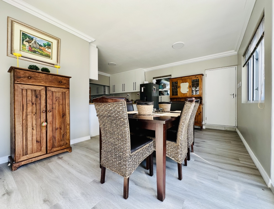 5 Bedroom Property for Sale in Onrus Western Cape